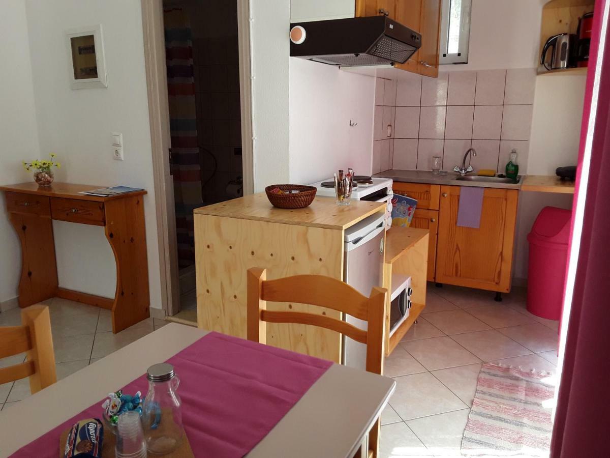 Aaron Studios Apartments Agia Fotia  Екстериор снимка